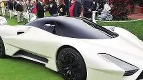 陈冠希海滩秀幸福，与秦舒培携手情侣鞋秀恩爱